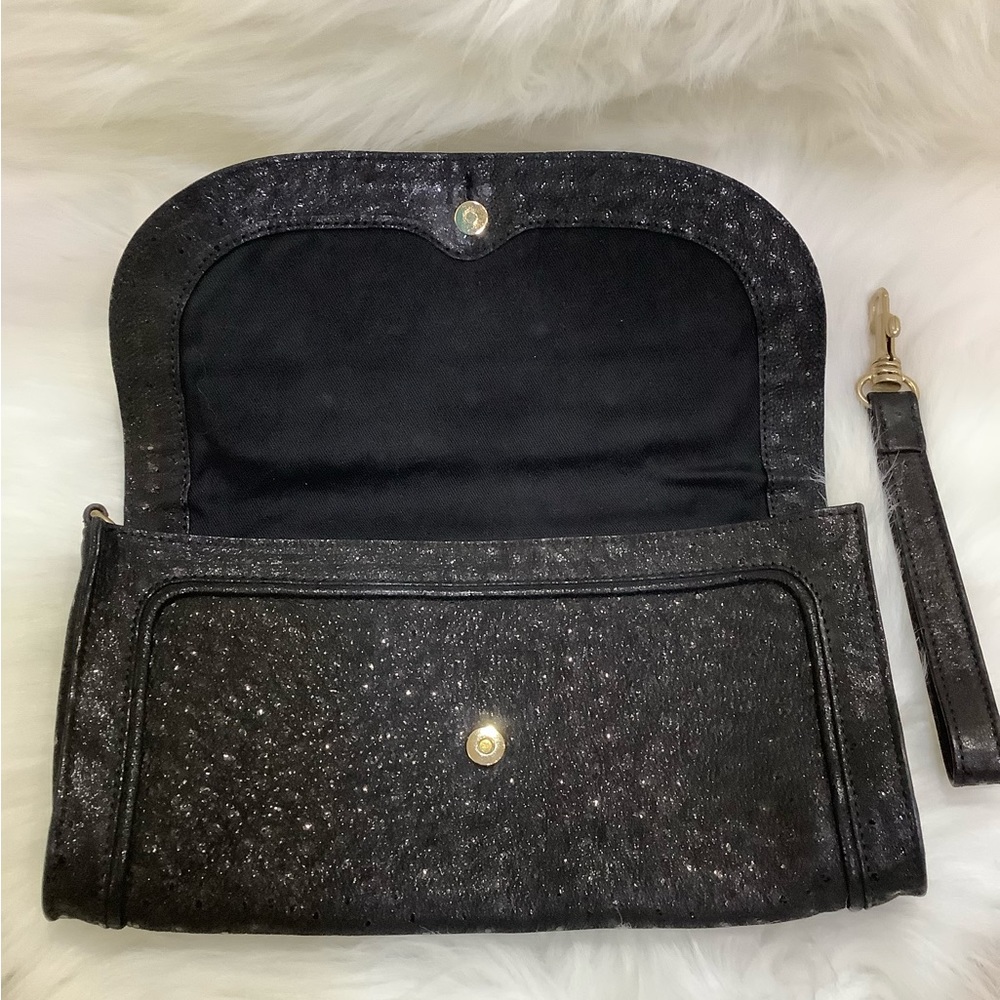 LIKE NEW🖤 Chloe Wristlet - Picture 3 of 17